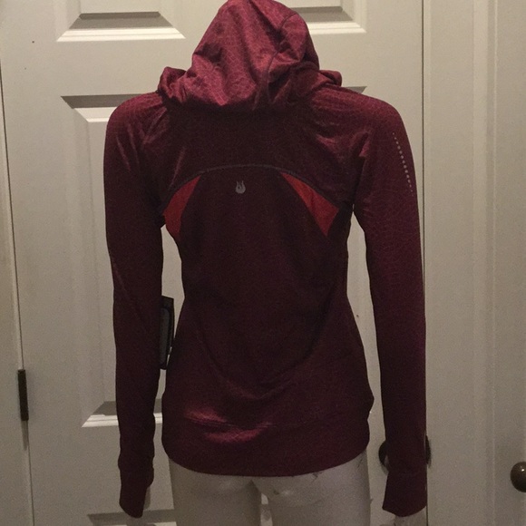 Solfire athletic jacket in red plum, NWT! - Picture 3 of 4